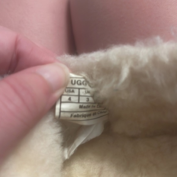 Ugg moccasins - Picture 3 of 5